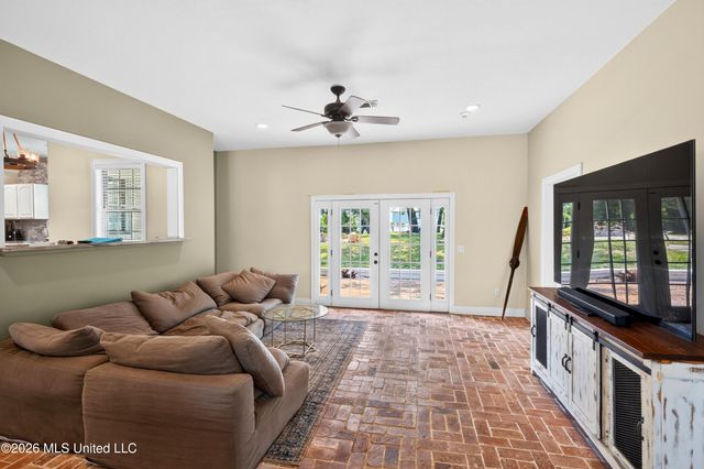 1143 2nd Street, Gulfport, MS 39501