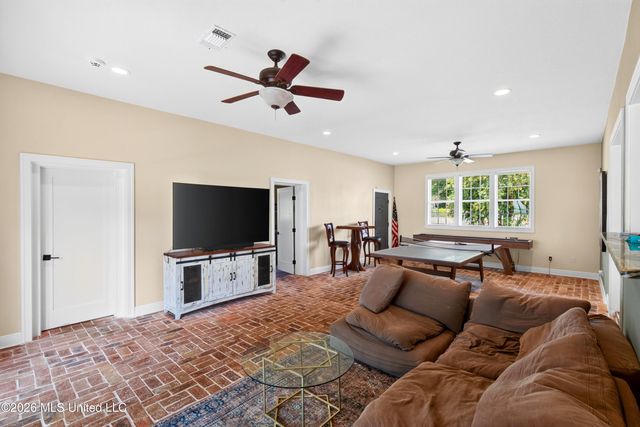 1143 2nd Street, Gulfport, MS 39501