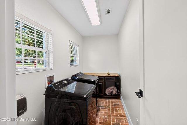 1143 2nd Street, Gulfport, MS 39501
