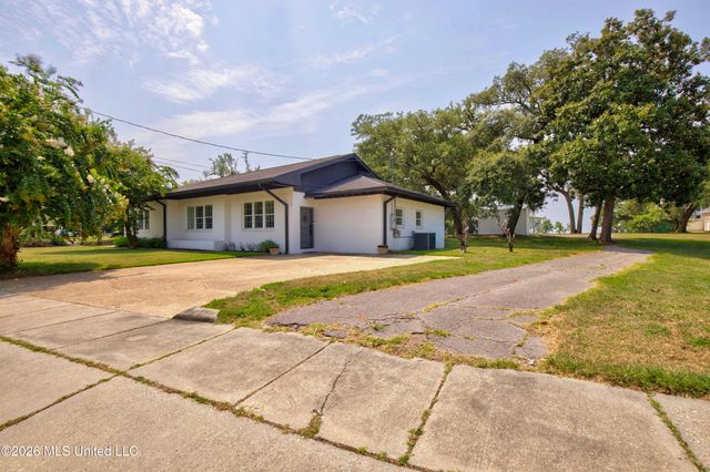 1143 2nd Street, Gulfport, MS 39501
