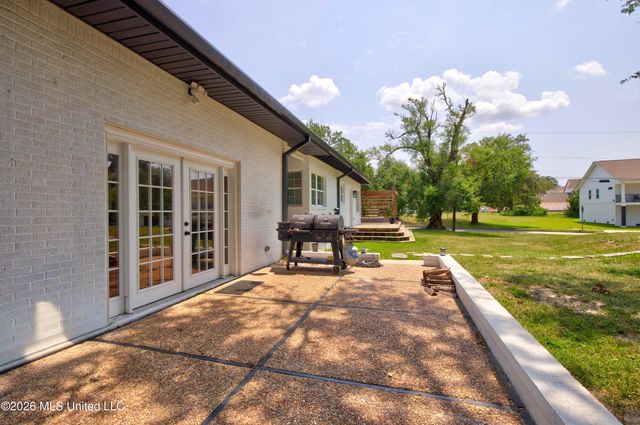 1143 2nd Street, Gulfport, MS 39501