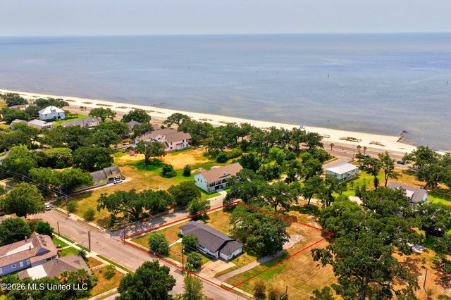 1143 2nd Street, Gulfport, MS 39501