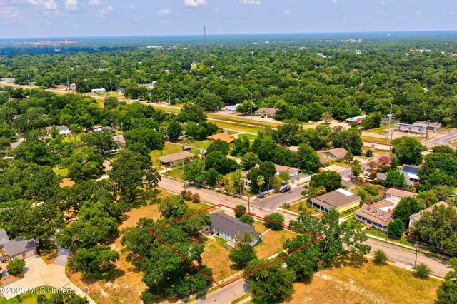 1143 2nd Street, Gulfport, MS 39501
