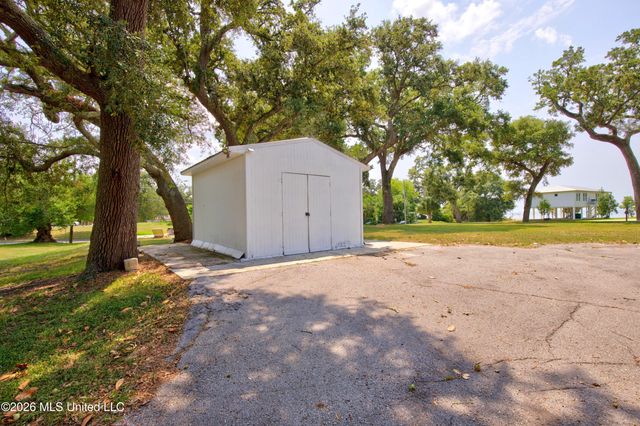 1143 2nd Street, Gulfport, MS 39501