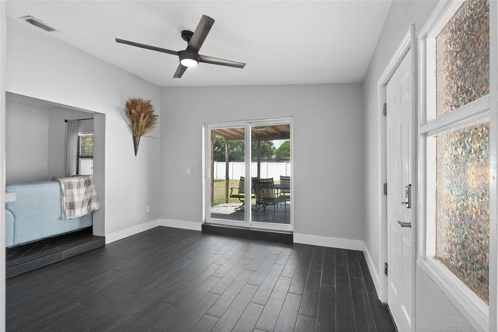 Image 12 of property listing at 18 N ALDER DRIVE, Orlando, FL 32807