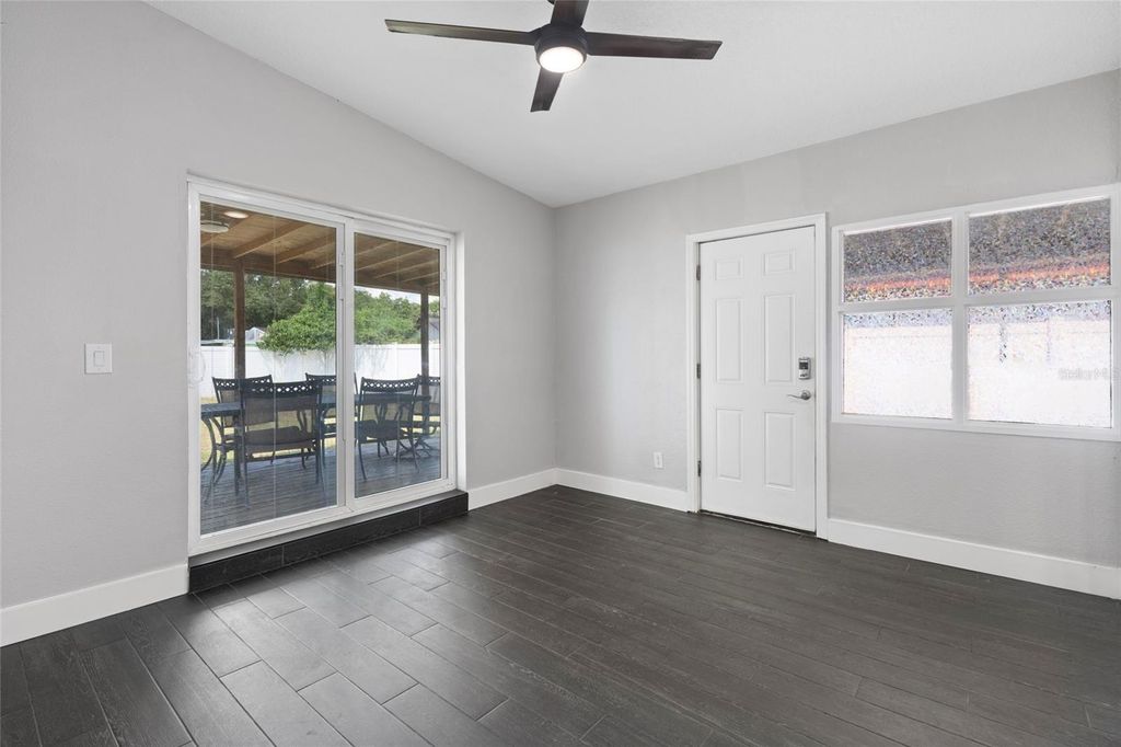 Image 14 of property listing at 18 N ALDER DRIVE, Orlando, FL 32807