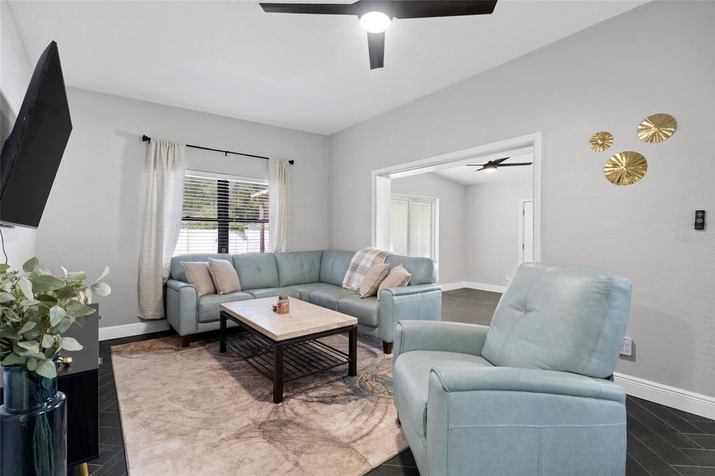 Image 3 of property listing at 18 N ALDER DRIVE, Orlando, FL 32807