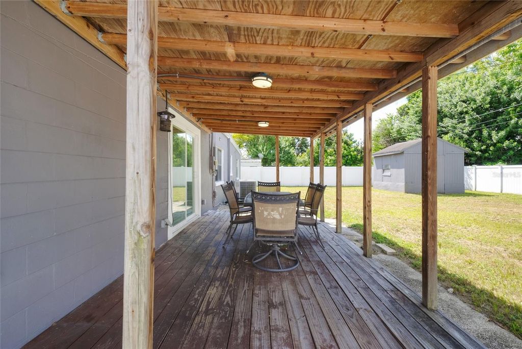 Image 24 of property listing at 18 N ALDER DRIVE, Orlando, FL 32807