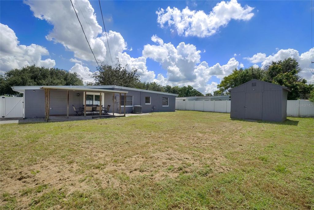 Image 26 of property listing at 18 N ALDER DRIVE, Orlando, FL 32807