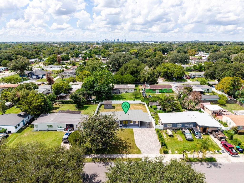 Image 33 of property listing at 18 N ALDER DRIVE, Orlando, FL 32807