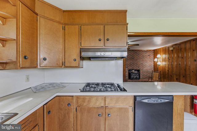 5049 BRADDOCK RD, Woodbine, MD 21797