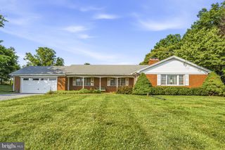5049 BRADDOCK RD, Woodbine, MD 21797