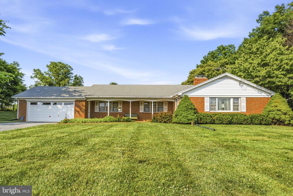 5049 BRADDOCK RD, Woodbine, MD 21797