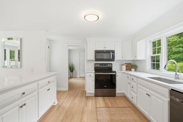 147 Forest St, Norwell, MA 02061