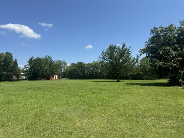 400 Avenue D, Point, TX 75472