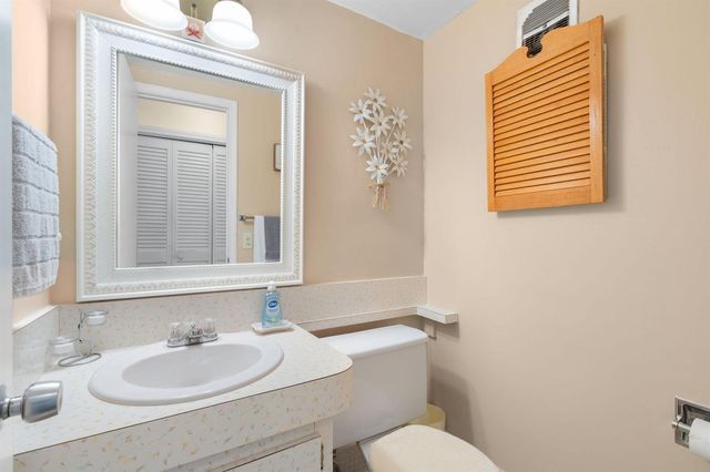 740 W Horizons W 203, Boynton Beach, FL 33435