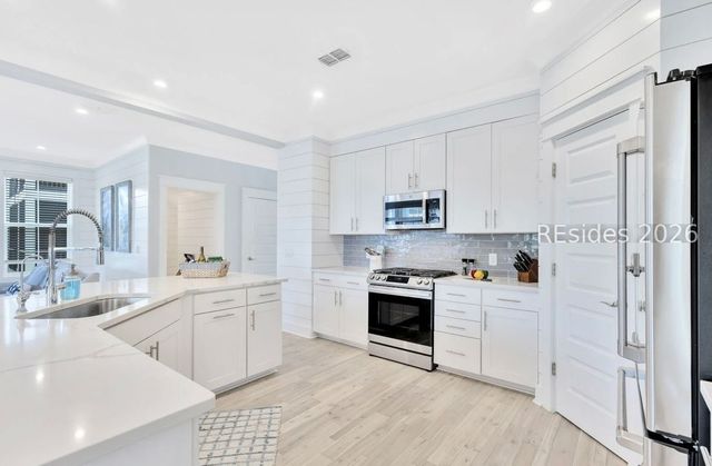 2 Talon Ct, Hilton Head Island, SC 29926