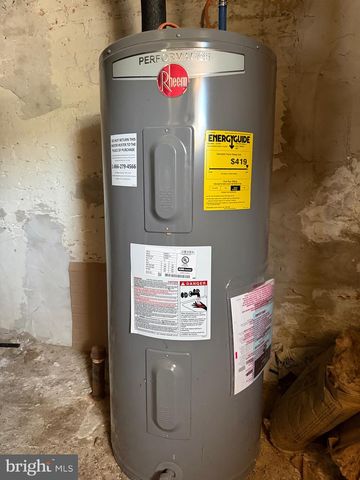 915 GEORGE ST, Gloucester City, NJ 08030