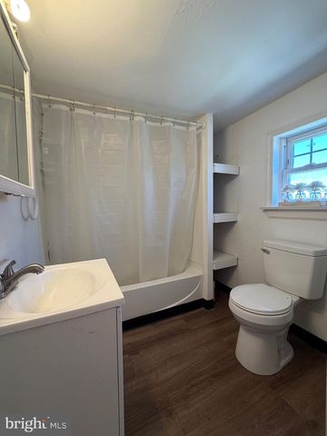 915 GEORGE ST, Gloucester City, NJ 08030