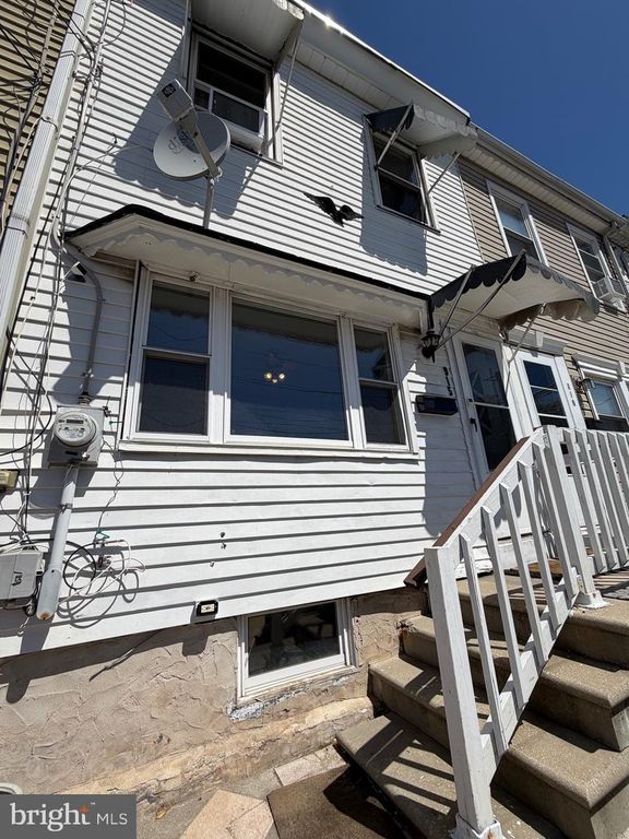 915 GEORGE ST, Gloucester City, NJ 08030