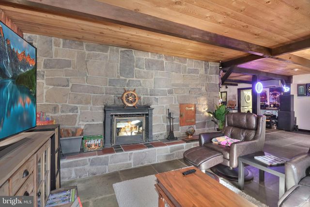 713 ARDSLEY CT, Yardley, PA 19067