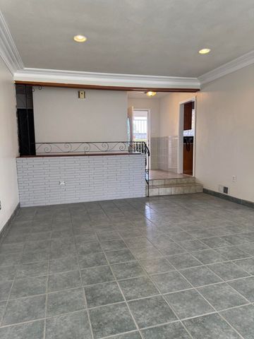 445 Graceland Drive SE, Albuquerque, NM 87108