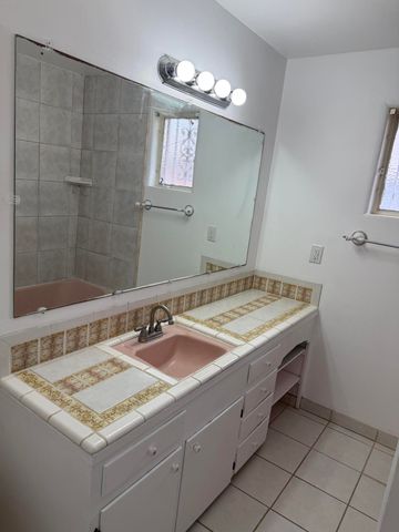 445 Graceland Drive SE, Albuquerque, NM 87108