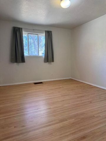 445 Graceland Drive SE, Albuquerque, NM 87108