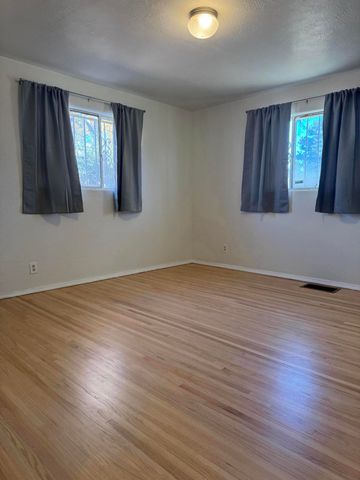 445 Graceland Drive SE, Albuquerque, NM 87108