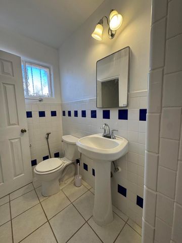 445 Graceland Drive SE, Albuquerque, NM 87108