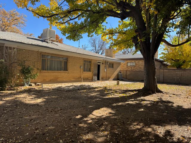 445 Graceland Drive SE, Albuquerque, NM 87108