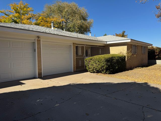 445 Graceland Drive SE, Albuquerque, NM 87108