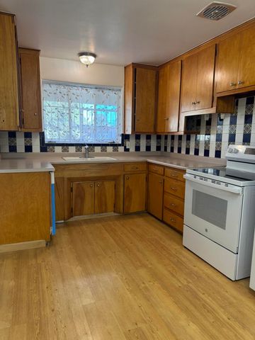 445 Graceland Drive SE, Albuquerque, NM 87108