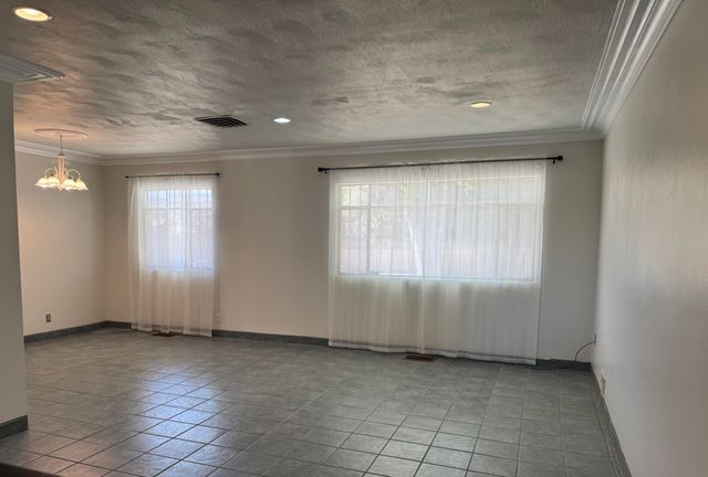 445 Graceland Drive SE, Albuquerque, NM 87108