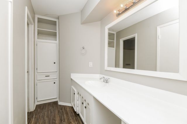 500 Hinton Street, Grand Prairie, TX 75050