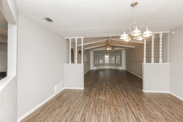 500 Hinton Street, Grand Prairie, TX 75050
