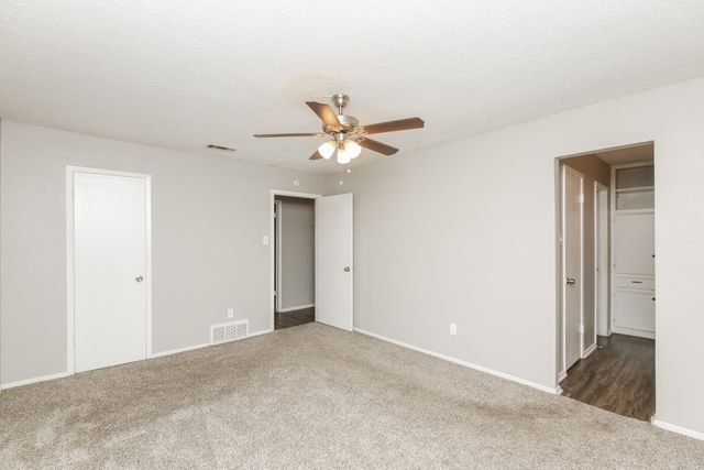 500 Hinton Street, Grand Prairie, TX 75050