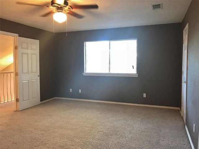 1129 Bent Oaks Drive, Denton, TX 76210