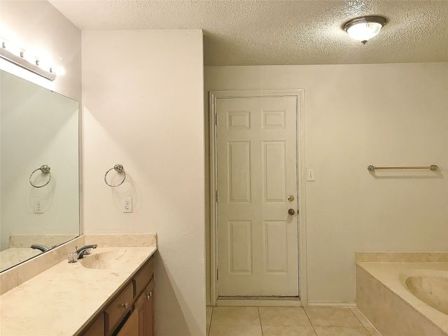 1129 Bent Oaks Drive, Denton, TX 76210