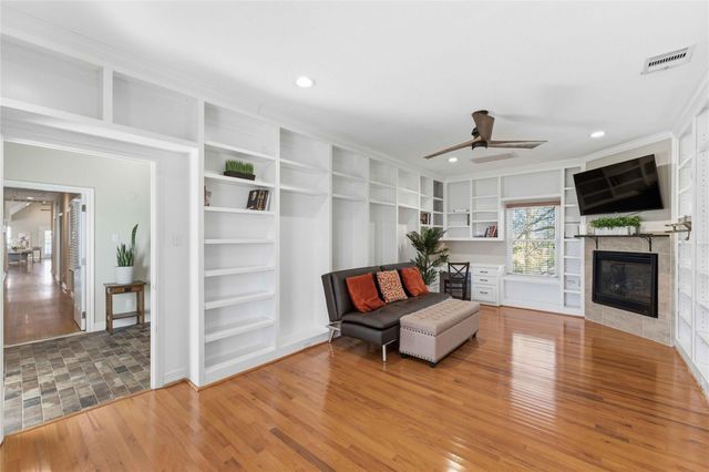 1813 Avenue A, Dickinson, TX 77539