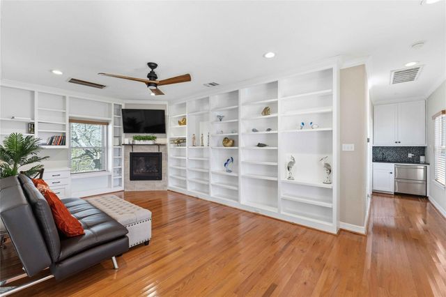 1813 Avenue A, Dickinson, TX 77539