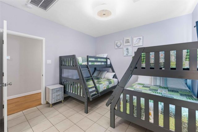 1813 Avenue A, Dickinson, TX 77539