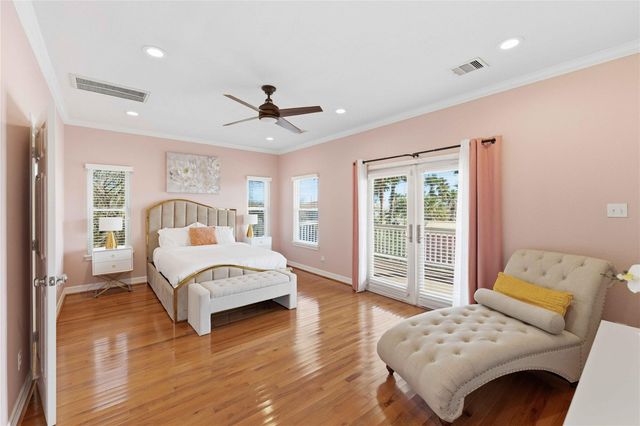 1813 Avenue A, Dickinson, TX 77539