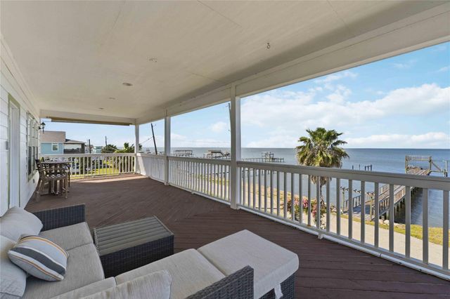 1813 Avenue A, Dickinson, TX 77539