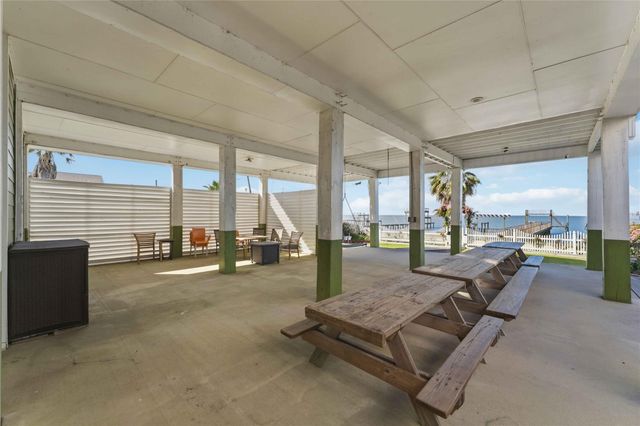 1813 Avenue A, Dickinson, TX 77539