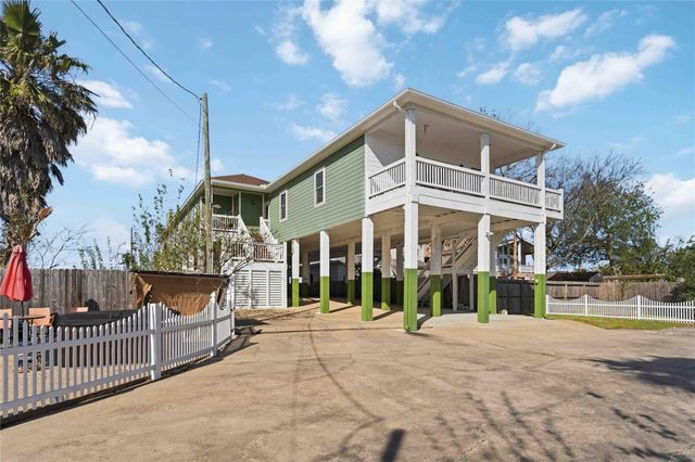 1813 Avenue A, Dickinson, TX 77539