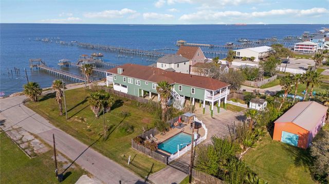 1813 Avenue A, Dickinson, TX 77539