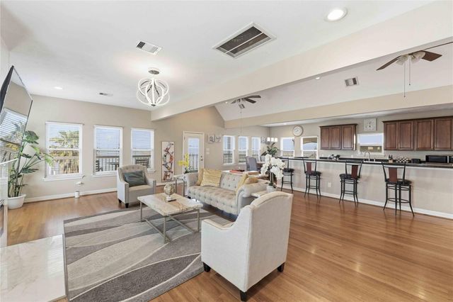 1813 Avenue A, Dickinson, TX 77539