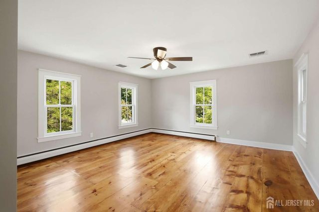 1 Cranbury Neck Road, Cranbury, NJ 08512