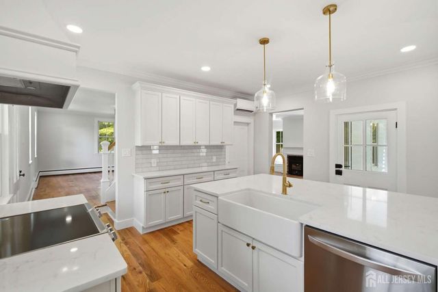1 Cranbury Neck Road, Cranbury, NJ 08512